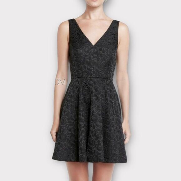 ERIN Erin Fetherston Fit and Flare V-Neck Jacquard Party Dress in Black Size 2 - Picture 1 of 8